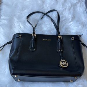 Michael Kors Voyager Medium Leather Tote Bag